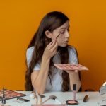 Как макияж помогает скрыть несовершенства кожи: секреты визажистов