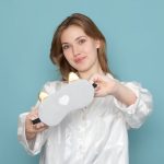 Почему мы вздрагиваем при засыпании: связь между сновидениями и реальностью