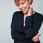 Идеи для причесок женщинам после 40: боб, пробор и не только