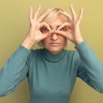 Первые признаки катаракты: на что стоит обратить внимание