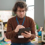 Доктор Комаровский рассказал о влиянии планшетов на детскую психику