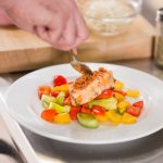 Филе судака, запеченное в духовке с овощами: простой и вкусный рецепт