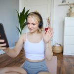 Что взять с собой в спортзал: 10 бьюти-средств для активного отдыха