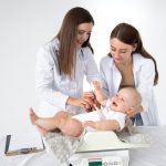 Как ухаживать за новорожденным: рекомендации доктора Комаровского