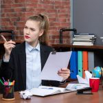 Проверьте свои знания: угадайте советские фильмы по кадрам с бухгалтером