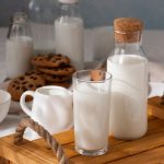 В каких случаях стоит отказаться от коровьего молока: мнение специалиста
