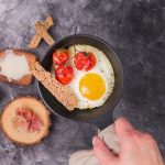 Как приготовить яйца в мультиварке: простые способы и полезные советы