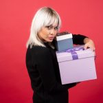 Рианна порадовала поклонников неожиданным подарком в честь юбилея своей карьеры