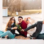 Шесть лучших моделей джинсов для этого лета: от кинотеатра до офиса