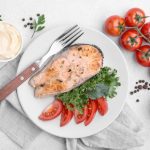 Простой рецепт запеченного толстолобика в духовке