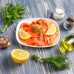 Как приготовить слабосоленую форель дома: пошаговый рецепт