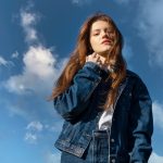 Как носить джинсу: создаем стильные образы с денимом