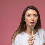 Как выбрать идеальный оттенок помады для брюнеток