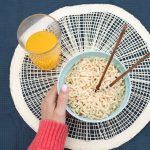 Смерть подростка произошла из-за употребления большого количества сырой лапши быстрого приготовления.