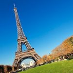 Почему Эйфелева башня увеличивается летом