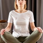 Как успокоиться: 5 дыхательных упражнений для снятия стресса