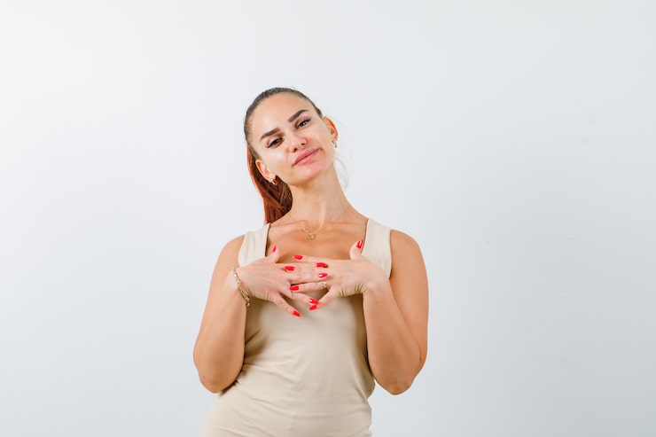 Почему знаменитости отказываются от грудных имплантов?