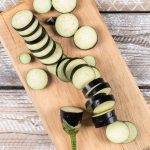 Как приготовить баклажанные рулетики с чесноком