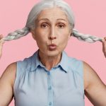 Как справиться с сединой: причины, уход и восстановление цвета волос