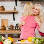 Какие продукты стоит включить в рацион после 60 лет для поддержания здоровья и стройности