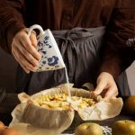 Простой рецепт: молоко и яйца в духовке создают удивительно воздушное блюдо