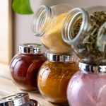 Как долго хранятся специи и приправы: полное руководство