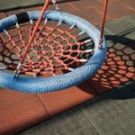 Как построить небольшой игровой комплекс с горкой своими руками