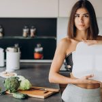 Как измерить вес продуктов без кухонных весов: полезные советы