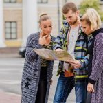 Мужчина обнаружил свою жену на снимке Google Maps и решил развестись.