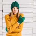 Весенний гардероб: 7 стильных свитеров от Саши Савельевой