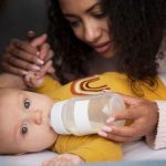 Как правильно стерилизовать бутылочки для новорожденного: пошаговая инструкция и рекомендации.