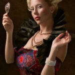 Меган Маркл впервые прокомментировала свой опыт жизни в королевской семье.