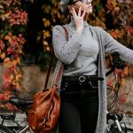 Как носить кожаную юбку этой осенью: вдохновляемся стилем Меган Маркл