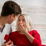 На что обращает внимание мужчина, когда он испытывает симпатию к женщине