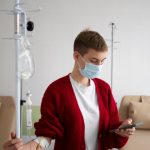 Витаминные капельницы: кому показана инфузионная терапия и каковы возможные риски