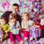 Катя Кабак и Тимур Родригез, Глафира Тарханова, Владимир Маркони и другие звезды с детьми посетили новое шоу в «Москвариуме»