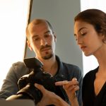 Дуа Липа официально объявила о помолвке с актером Каллумом Тёрнером