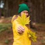 Осенние листья: кому стоит быть осторожнее, рассказал врач Бережанский