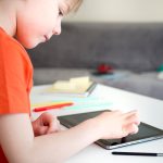 Стоит ли проверять переписку ребенка в интернете?