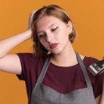 Как ношение шапки влияет на здоровье волос: советы трихолога Османа