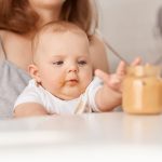 Как начать прикорм при искусственном вскармливании: пошаговая инструкция и важные нюансы