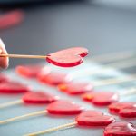 12 STOREEZ и фонд «Обнажённые сердца» начали совместную работу