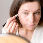 Что такое пузырек на веке и как от него избавиться