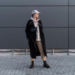 Must-have-изделия на позднюю осень и зиму: утепленные кроссовки, юбка карго и пуховик