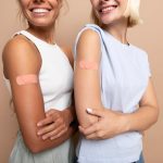 В чем разница между тейпом и пластырем?