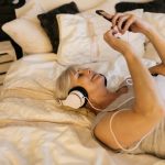 Фитнес-трекеры мешают спать, а не помогают улучшить сон