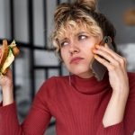 Почему люди заедают стресс?