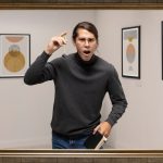 Григорий Лепс оказался в центре внимания из-за своей спутницы.