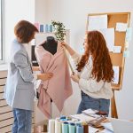 VK Store выпустил коллекцию одежды ручной работы в коллаборации с брендом «Мурмуризм».