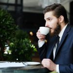 Врач Александр Мясников назвал тех, кому полезно пить кофе.